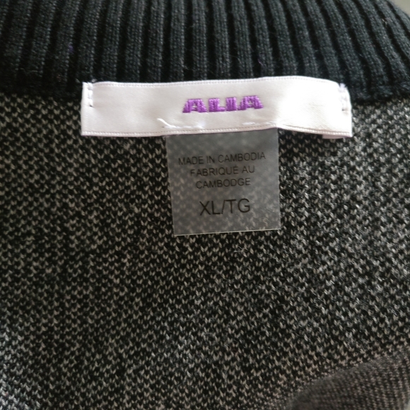 Alia XL zip up sweater - Picture 3 of 3